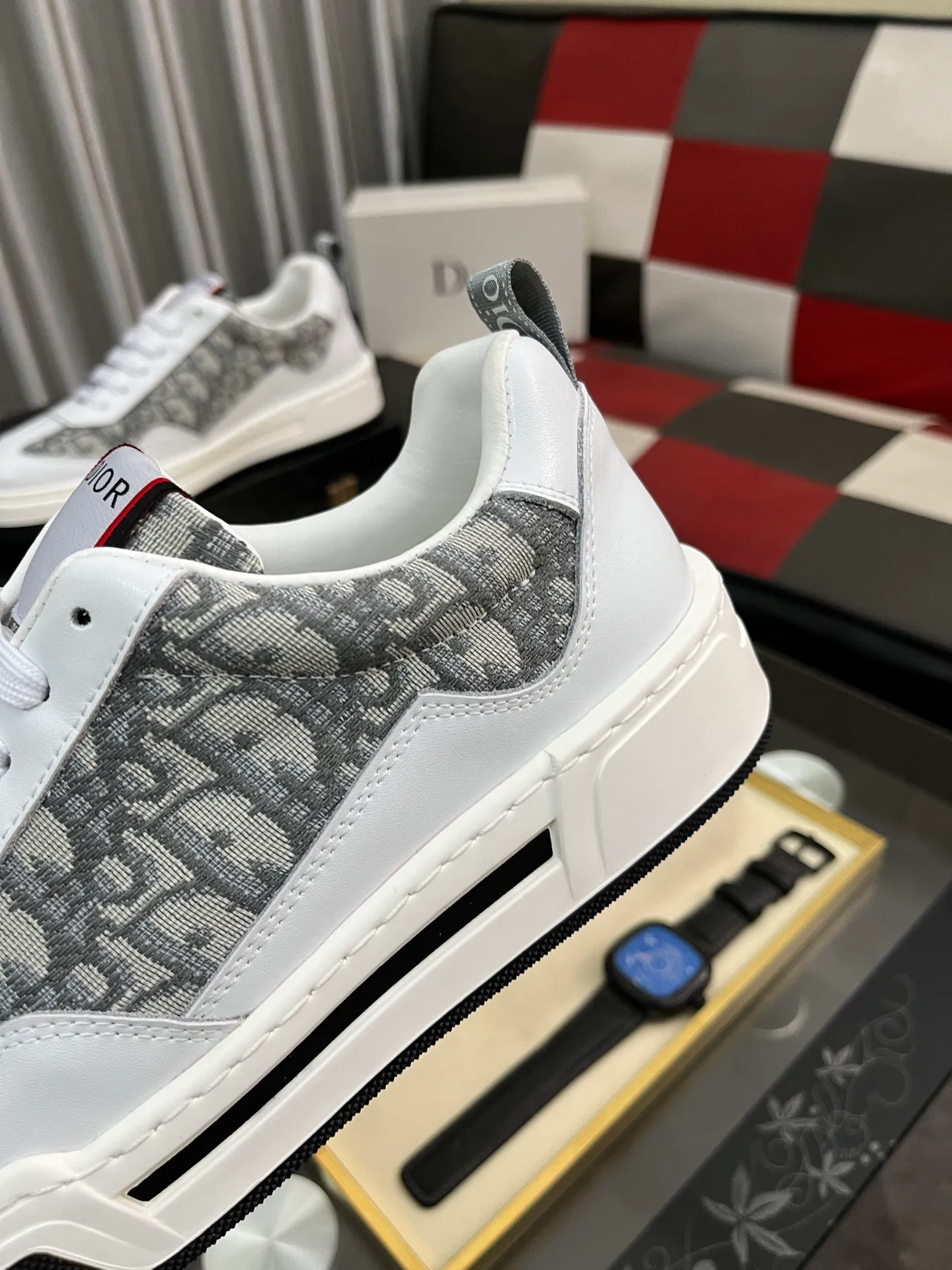 Men's men's shoes 💰420⌚️⌚️[Dior] 25ss new product B01 moral training shoes. The toe size design is a bit wider. The upper foot comfort is perfect. The threads are beautiful. Perfectly adaptable to trousers. Decorated with various classic details. Ideal for daily styling. Can be matched with various casual items to create exquisite looks. Fabric: First layer cowhide/lining sheepskin TPU original outsole Code number: 38-443️⃣Colors available